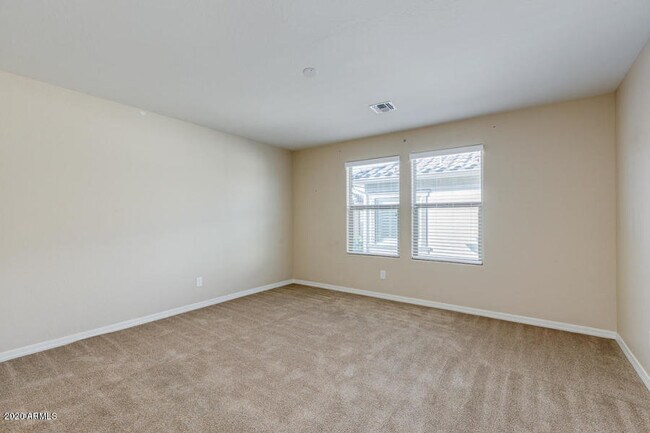 Building Photo - 4770 E Tierra Buena Ln