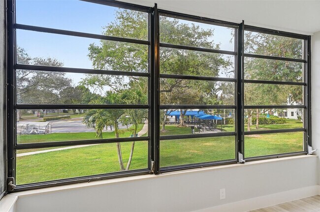 Building Photo - 1717 Whitehall Dr