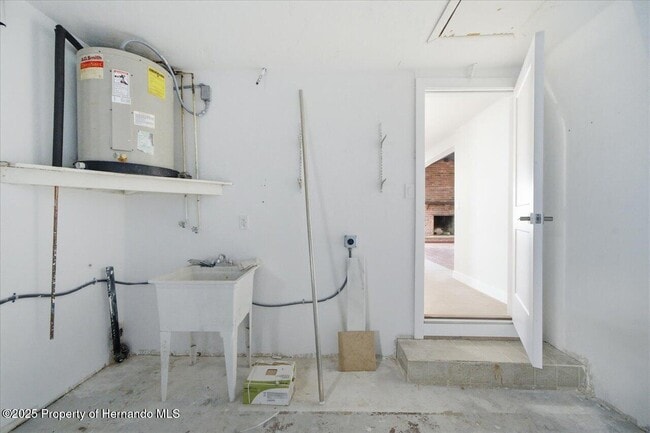 Building Photo - 7527 Hatteras Dr