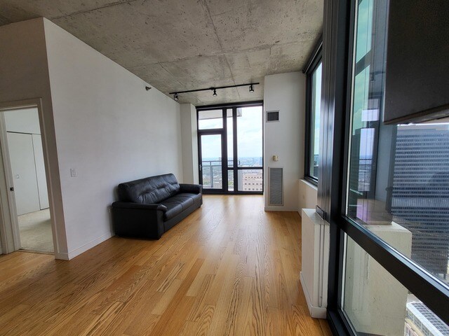 Building Photo - 235 W Van Buren St