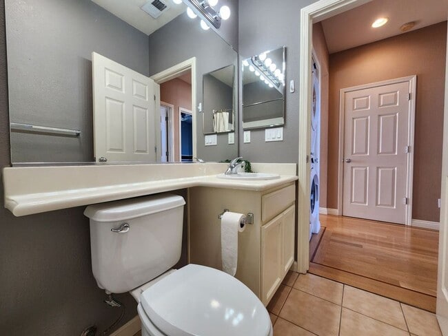 Building Photo - 4 Bedroom for Rent in NW Santa Rosa