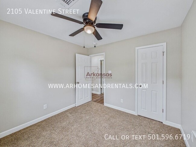 Building Photo - 2105 S Valentine St