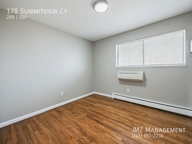 Building Photo - 178 Summit View Ct