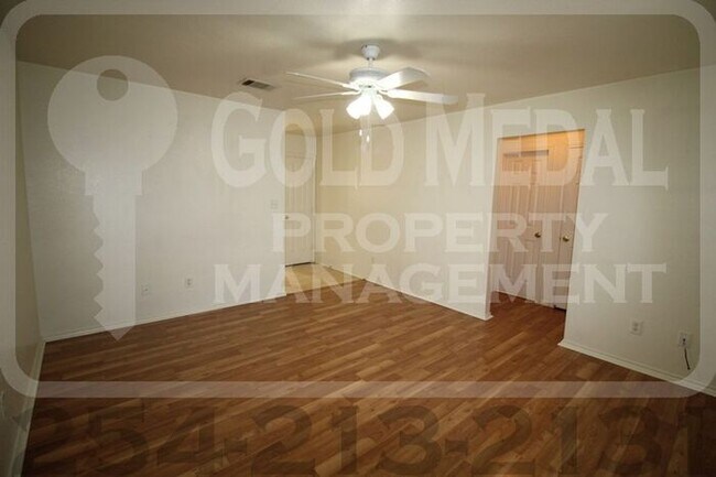 Building Photo - Charming 3-bed, 2-bath fourplex now availa...