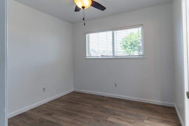 Building Photo - 300 IOLI Ranch Cir