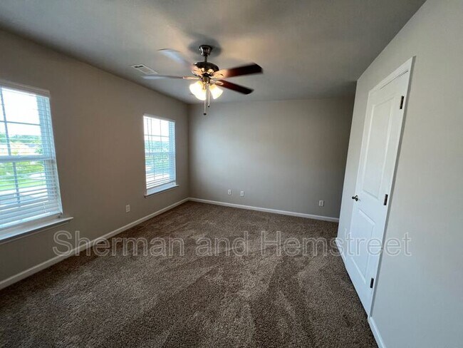 Building Photo - 672 Dobhill Ln
