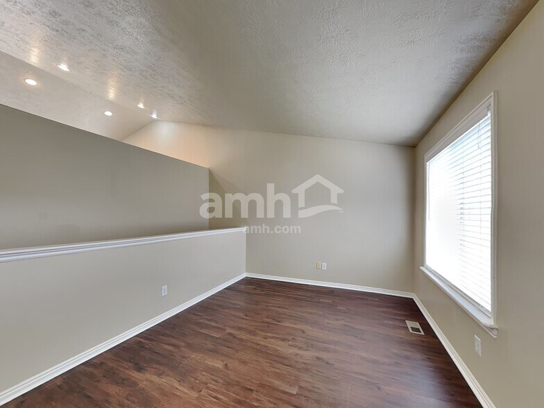 Building Photo - 163 Crystal Bay Dr