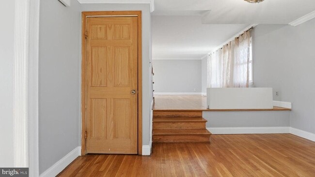 Building Photo - 1703 Tioga Rd