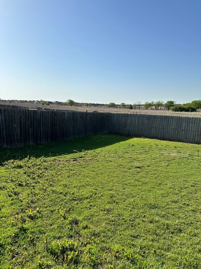 Building Photo - Beautiful home located in the Waterstone area! NO PETS!