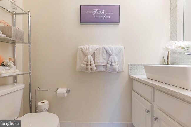 Building Photo - 321 Fountain St