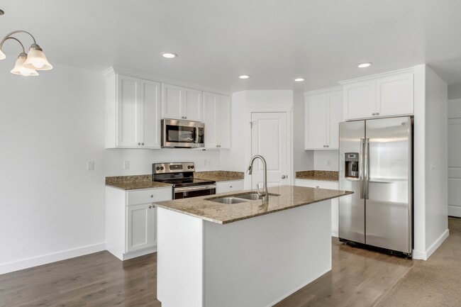 Building Photo - 1158 1740 W