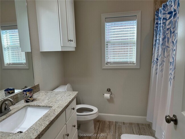 Building Photo - 15605 Long Creek Ln