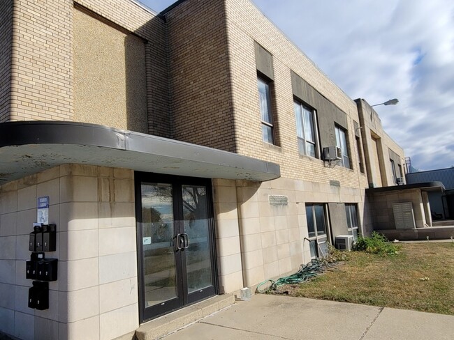 Primary Photo - 345 6th St