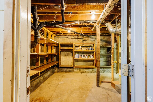 Building Photo - 8544 S 300 E