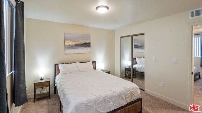 Building Photo - 4828 McKinley Ave