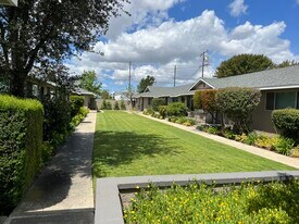 Building Photo - Charming 1 Bedroom unit, completely remodeled with In-Unit Washer/Dryer!