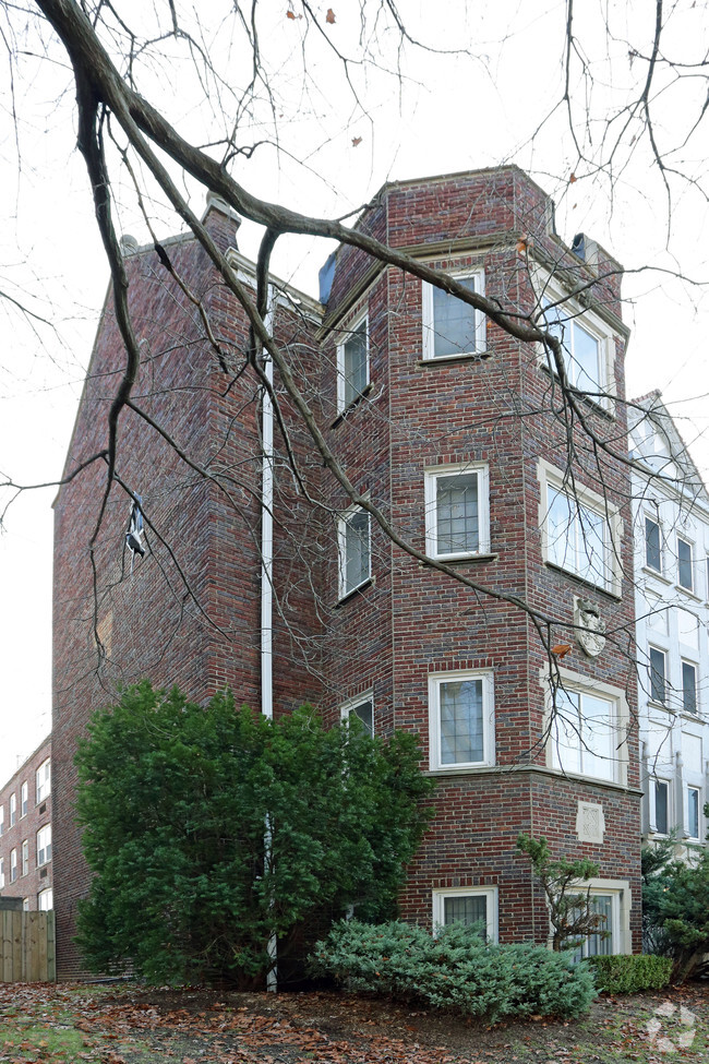 Building Photo - The Carlton