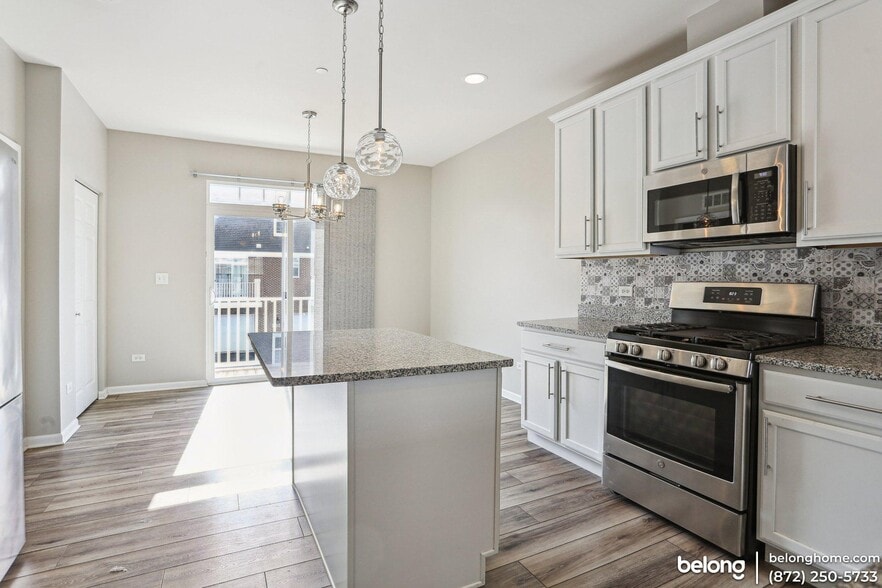 Building Photo - 2909 Madison Dr