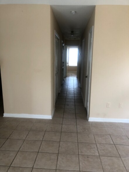 Building Photo - 5216 Cross Creek Dr
