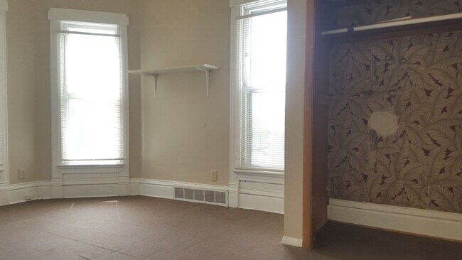 Building Photo - 2515 Olive St