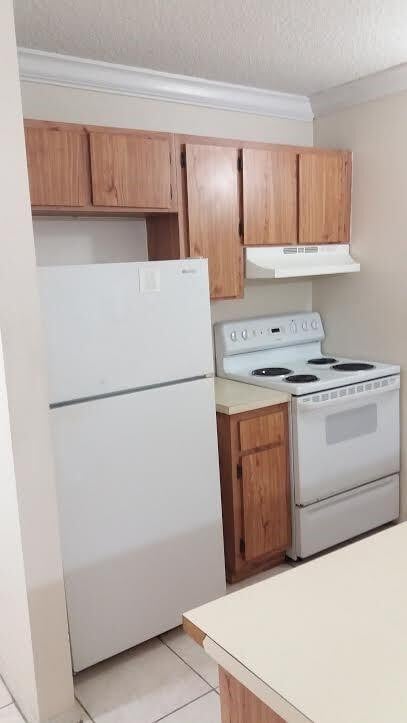 Building Photo - 2771 Riverside Dr