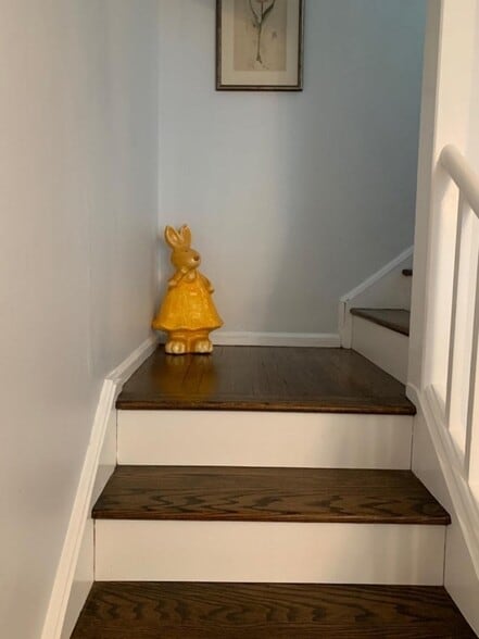 Building Photo - 49 Flanders Ln