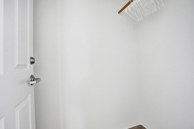 Building Photo - 905 N Federal Hwy