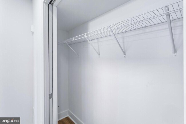 Building Photo - 701 N Henry St