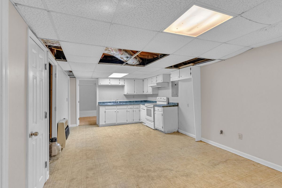 Building Photo - 760 Sugar Hill Ln SE