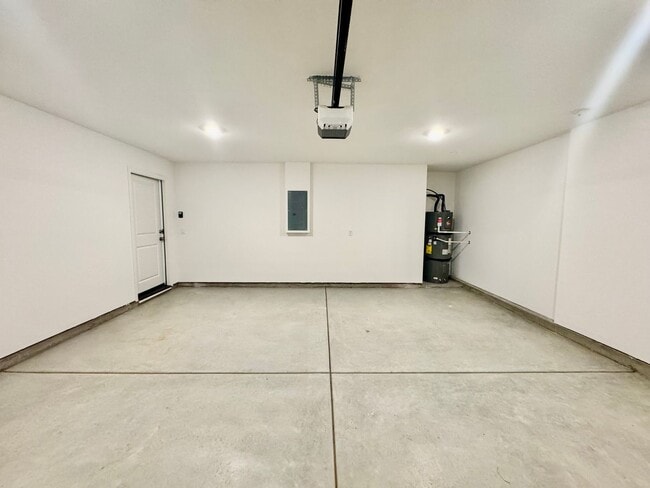 Building Photo - REDUCED!  Brand New 3 Bedroom, 2 Bath Home...