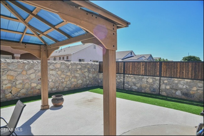 Building Photo - 2224 Honour Point Pl