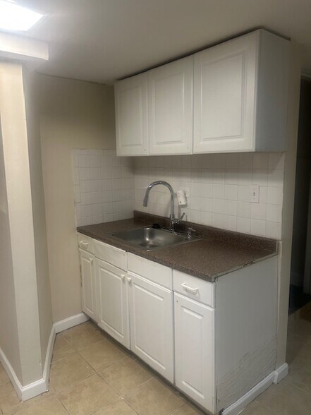 Kitchen - 2827 Otis St NE