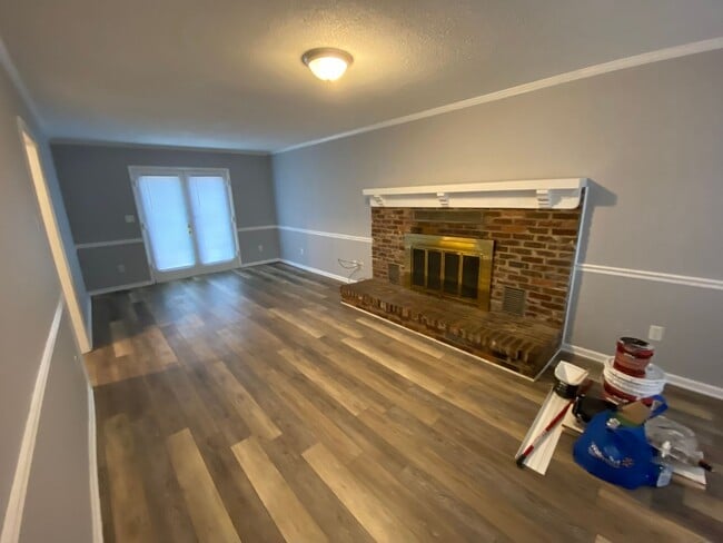 Building Photo - 3 Bedroom 2.5 Bath 2 car garage Fully updated home for rent in Gibsonville with  Granite counter ...