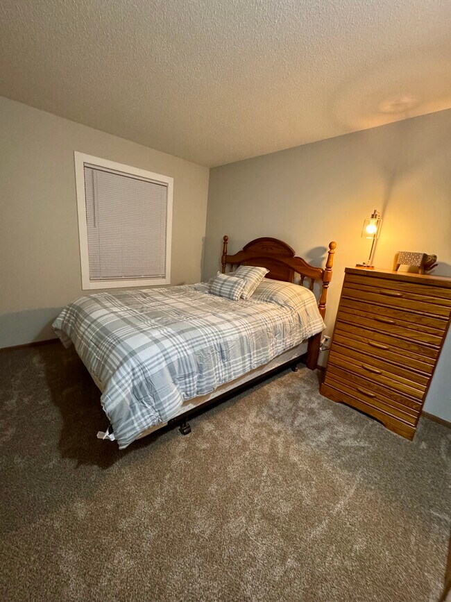 Building Photo - 1005 21st St S