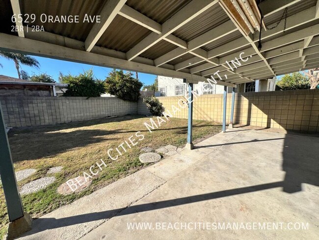 Building Photo - Large 2 Bedroom Home In North Long Beach