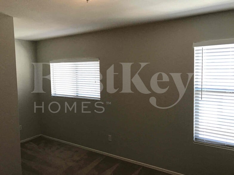 Building Photo - 3959 S Nebraska St