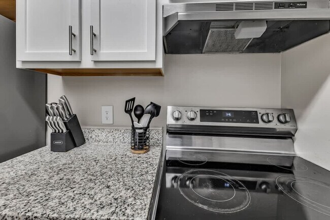 Building Photo - 3201 Stones Throw Ln