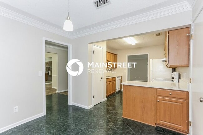 Building Photo - 3 Bedroom Pet-Friendly Home in FLEMING ISLAND, FL with Main Street Renewal