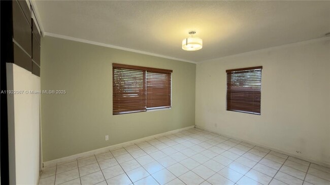 Building Photo - 37 SW 11th St