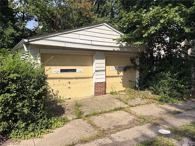 Building Photo - 3281 E 118th St