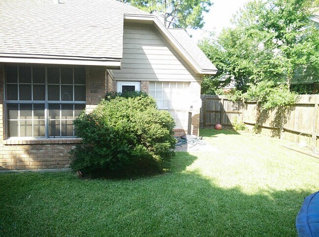 Building Photo - 1111 Peachford Ln