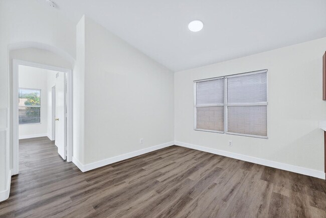 Building Photo - 2481 S Karen Dr