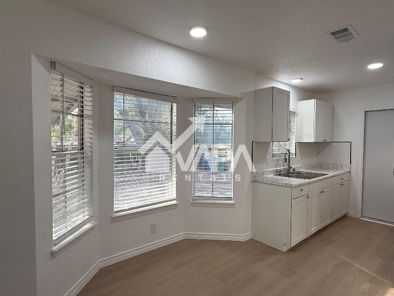 Building Photo - 4322 Eagle Nest Dr