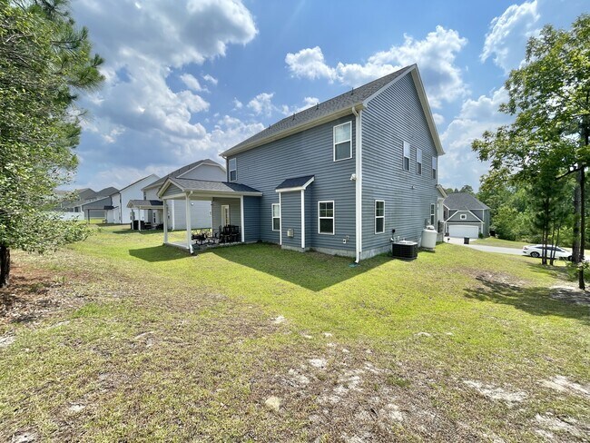 Building Photo - 148 Old Montague Way