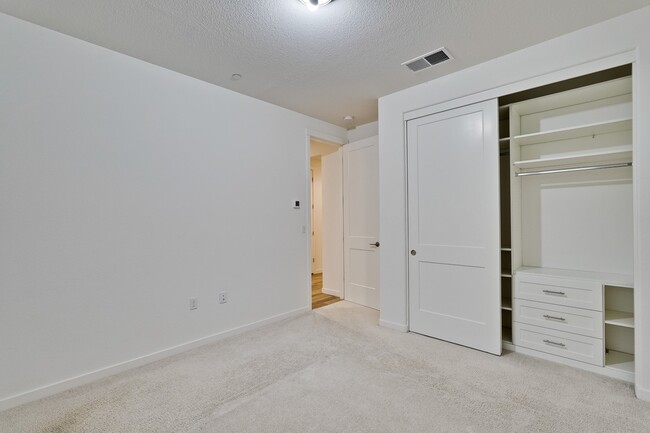 Building Photo - 2284 Solace Loop