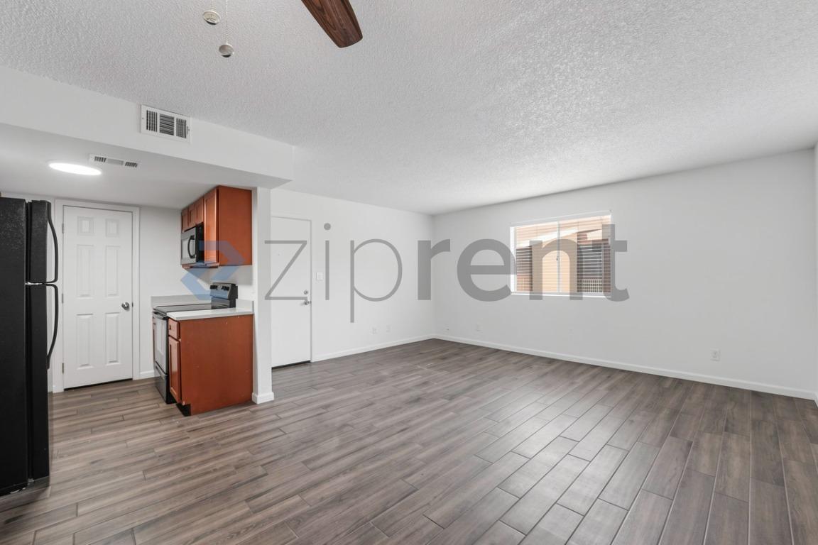 Building Photo - Unit 514