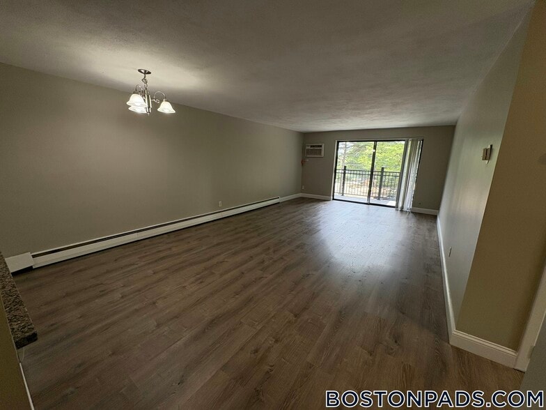 Building Photo - 16 Whites Ave