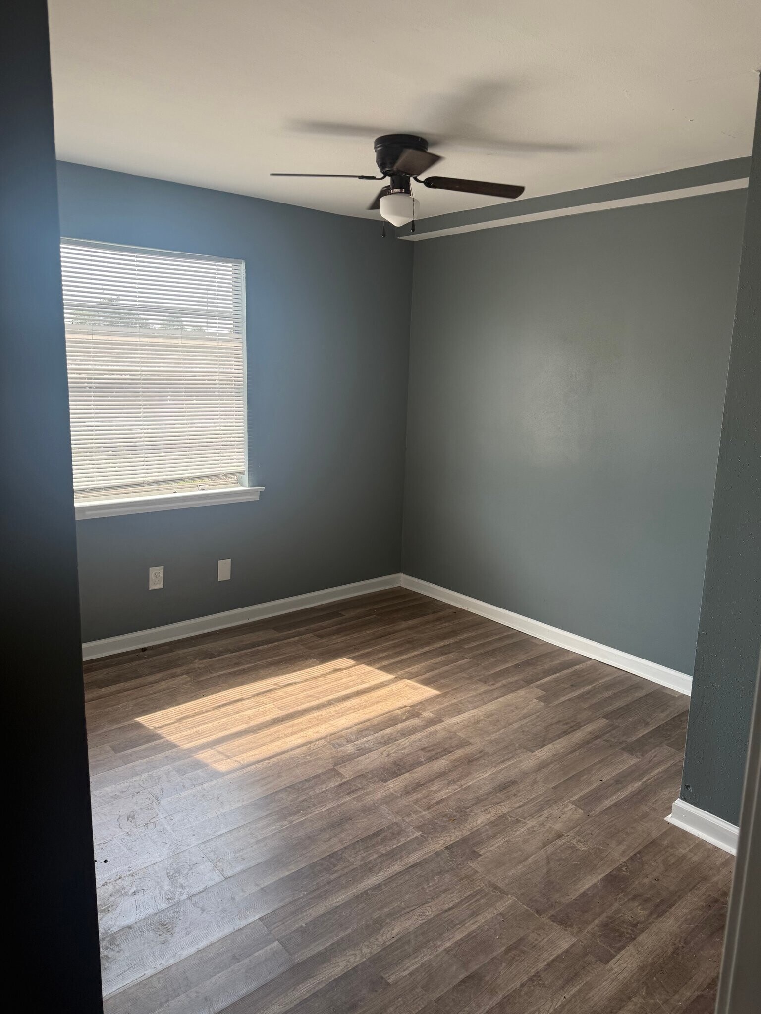 Building Photo - 4936 Lonely Oak Dr