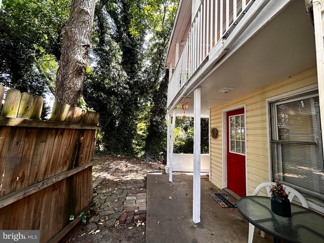 Building Photo - 308 S Raleigh St