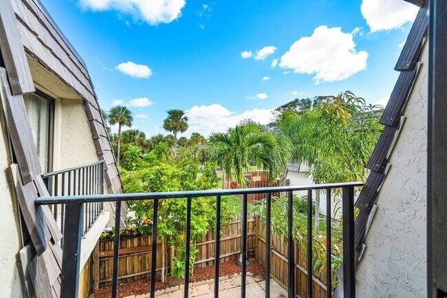 Building Photo - 1781 N Congress Ave